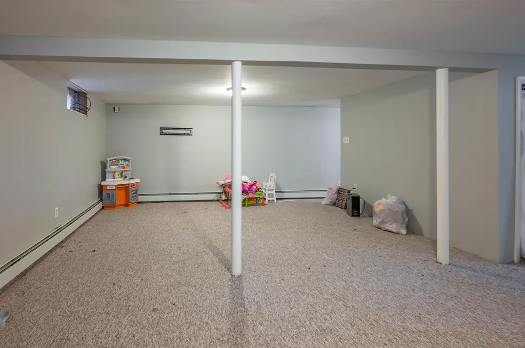 5 Lisa Terrace Pelham NH 03076