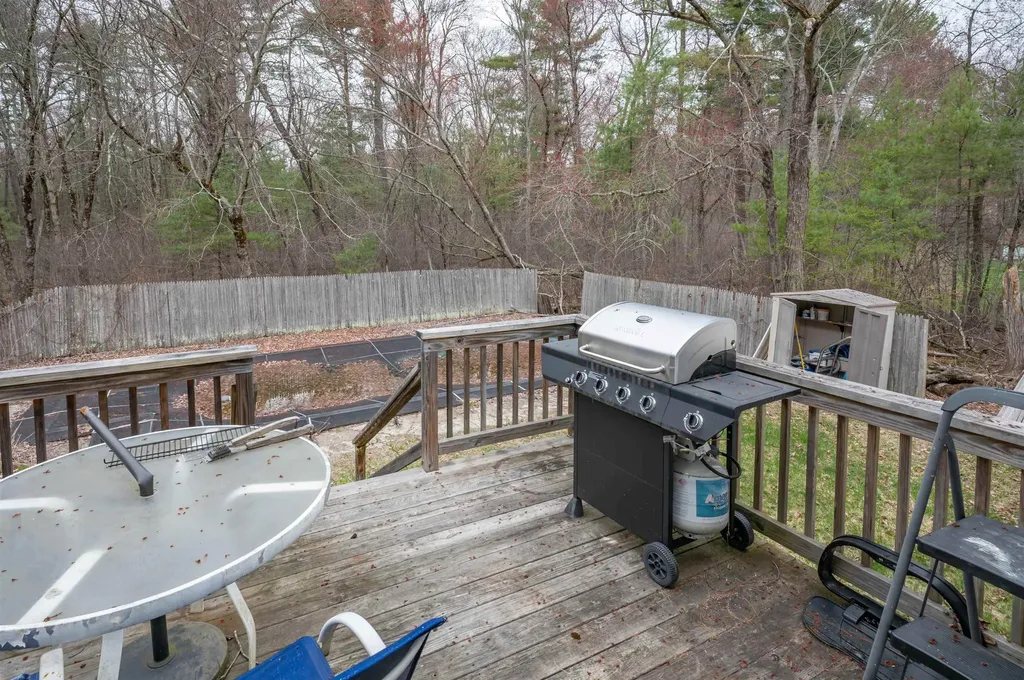 5 Lisa Terrace Pelham NH 03076