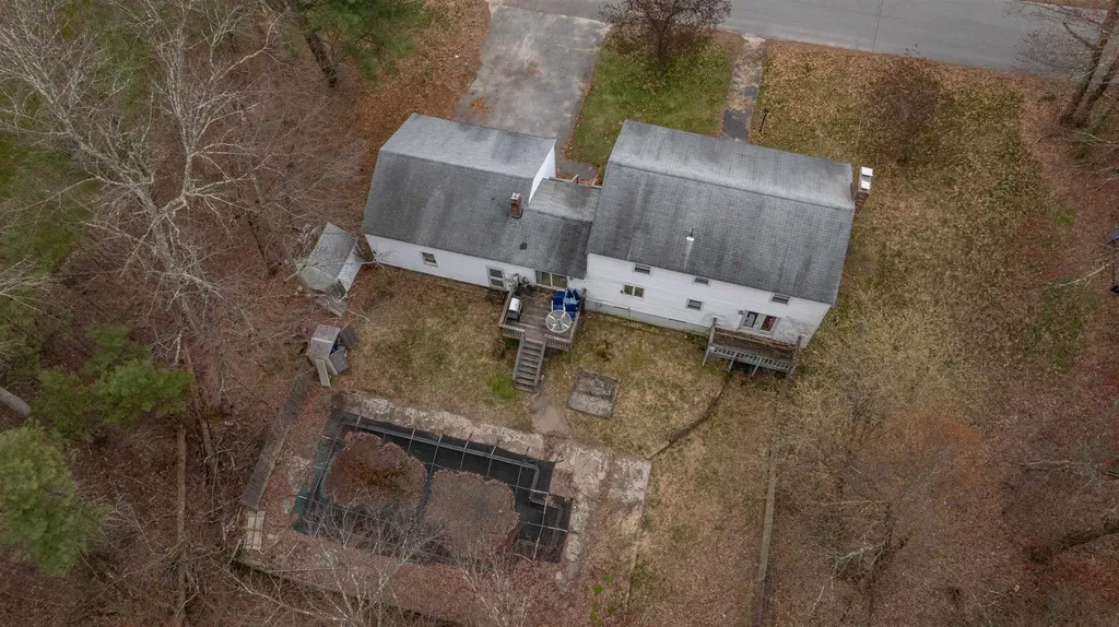 5 Lisa Terrace Pelham NH 03076