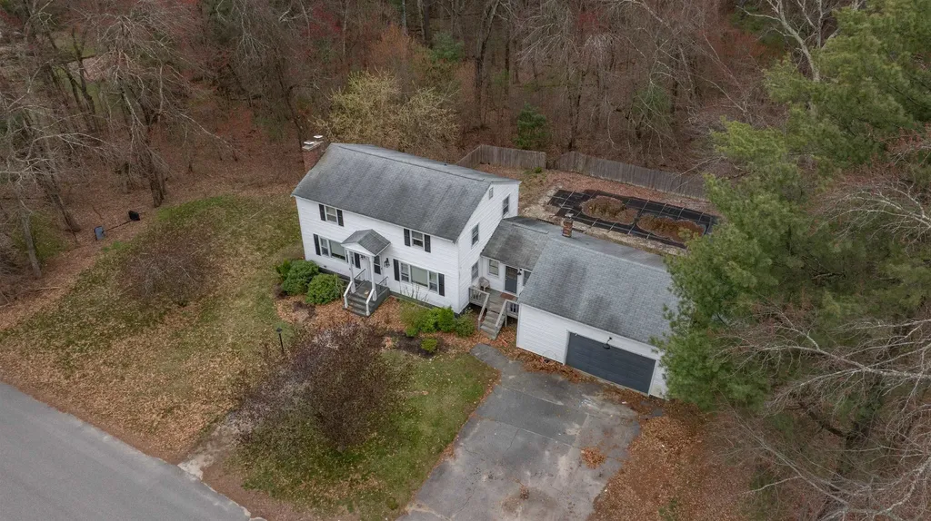 5 Lisa Terrace Pelham NH 03076
