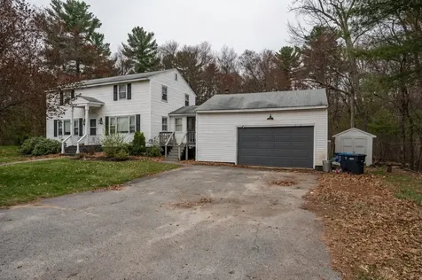 5 Lisa Terrace Pelham NH 03076