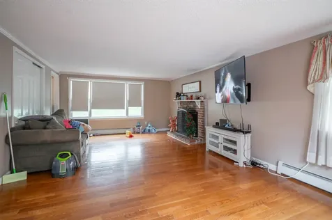 5 Lisa Terrace Pelham NH 03076