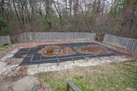 5 Lisa Terrace Pelham NH 03076