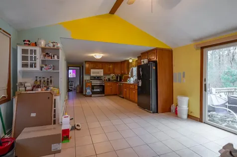 5 Lisa Terrace Pelham NH 03076
