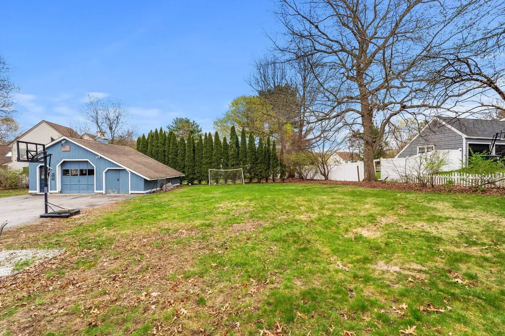 256 E Dunstable Road Nashua NH 03062