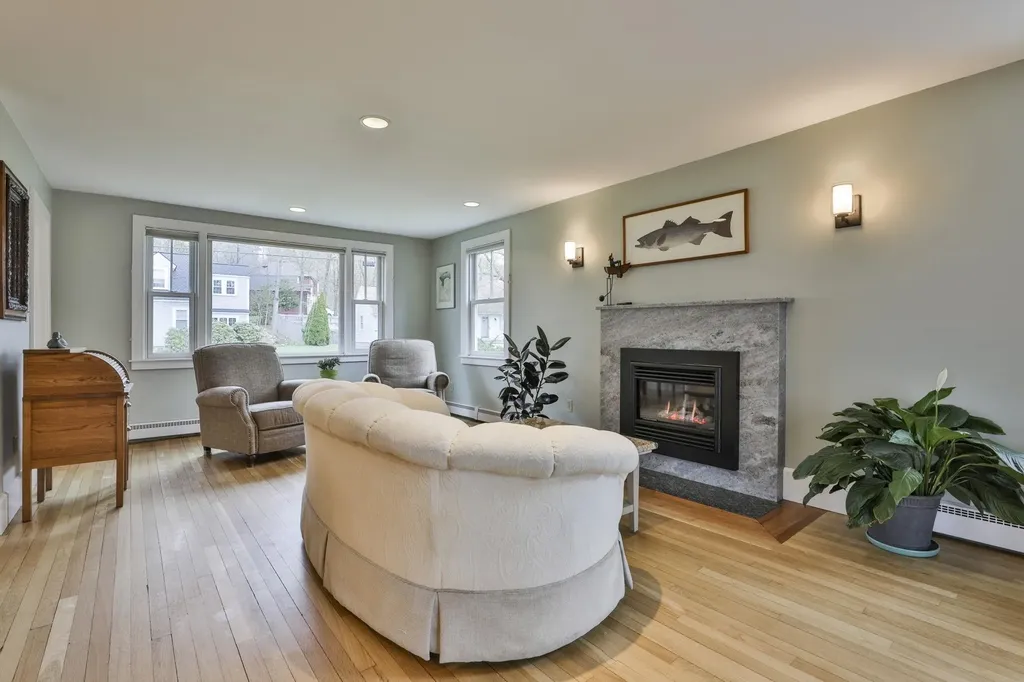 25 Eastman Street Nashua NH 03060
