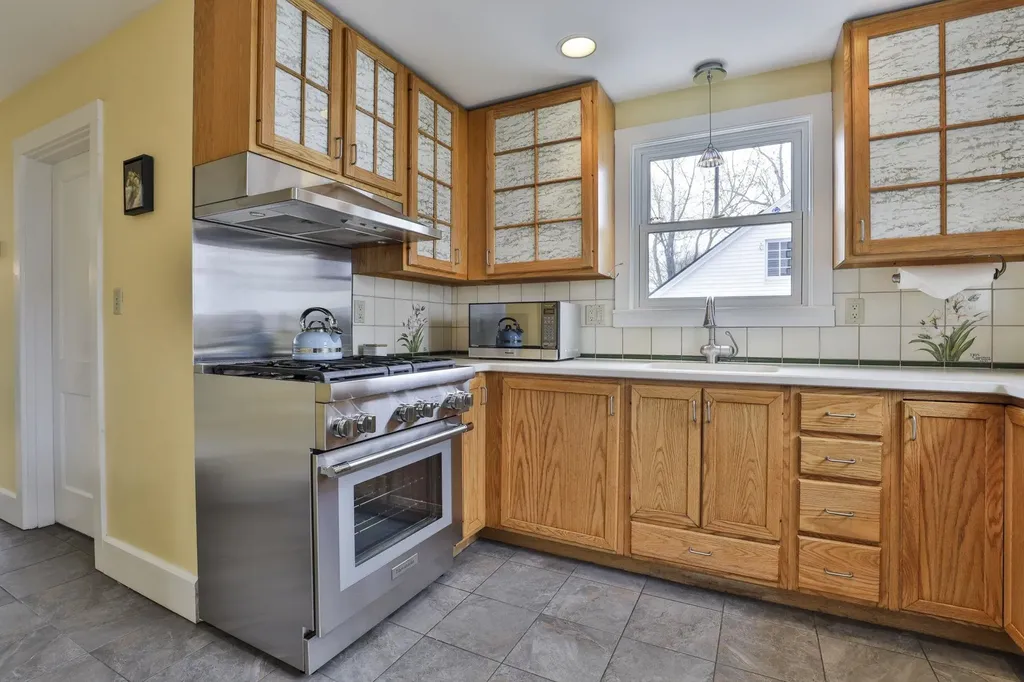 25 Eastman Street Nashua NH 03060