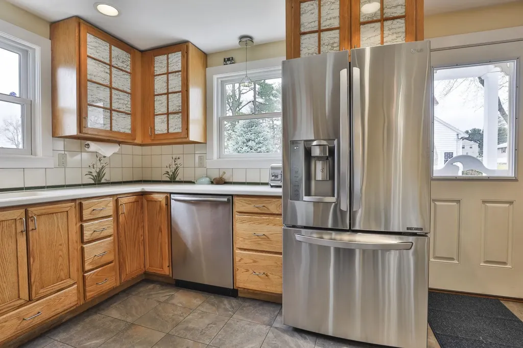 25 Eastman Street Nashua NH 03060