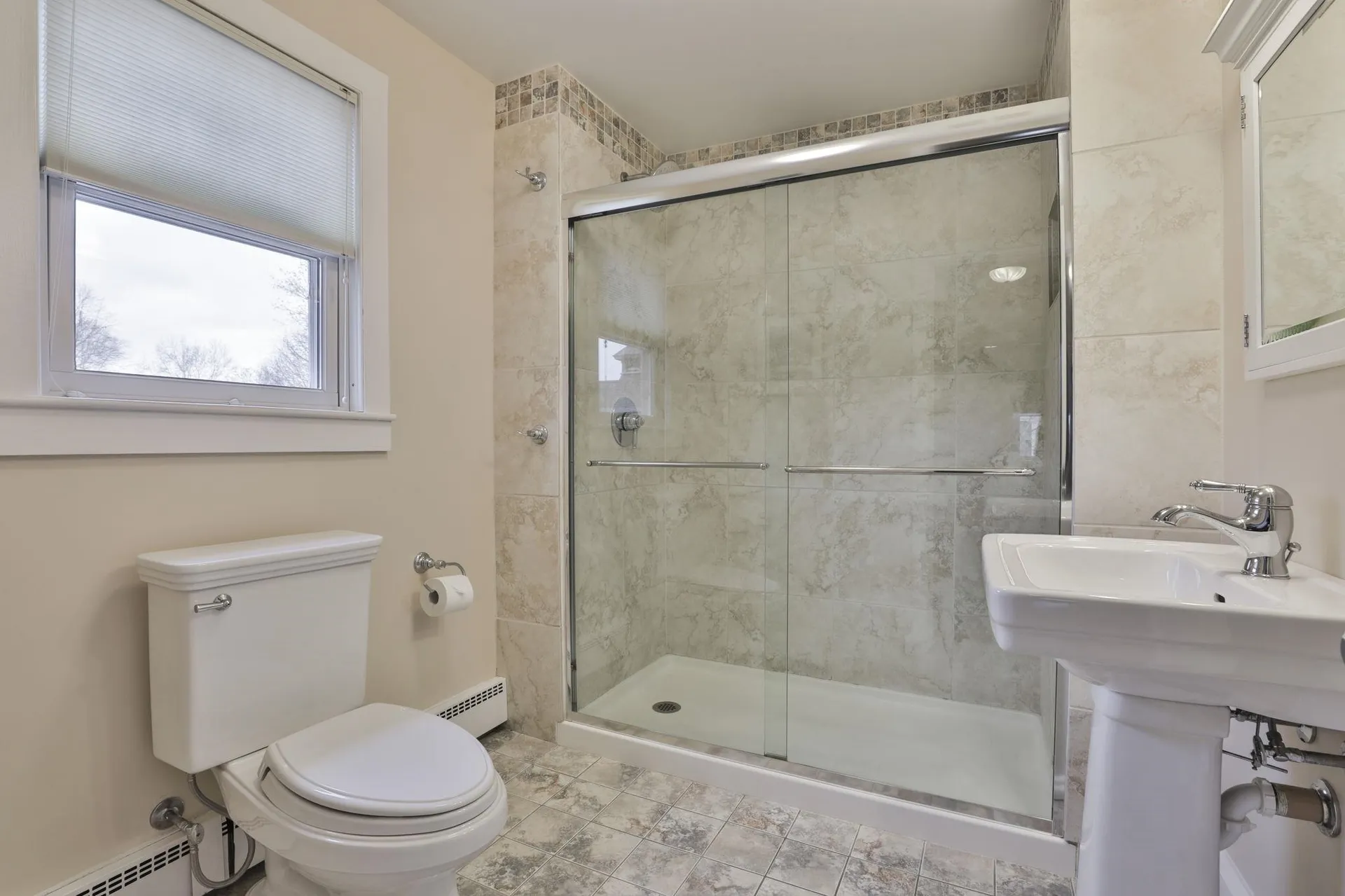 25 Eastman Street Nashua NH 03060