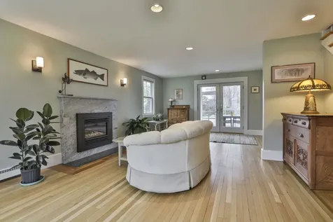 25 Eastman Street Nashua NH 03060