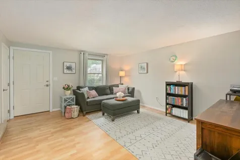 86 Sentry Way Merrimack NH 03054