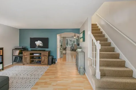 86 Sentry Way Merrimack NH 03054