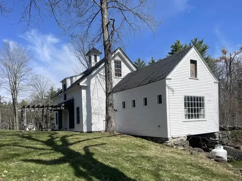 84 Cross Road Sharon NH 03458