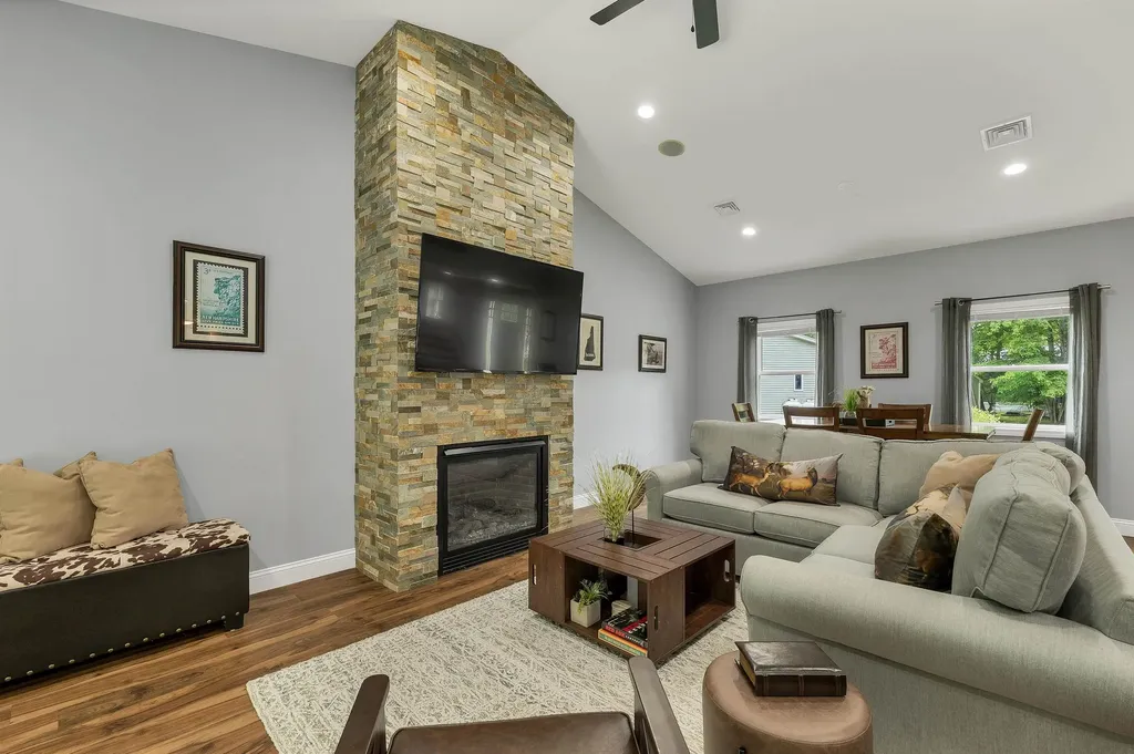 3 5th Street Belmont NH 03220