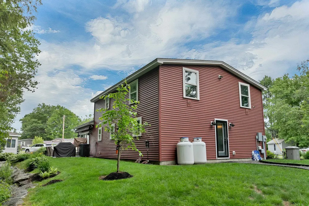 3 5th Street Belmont NH 03220