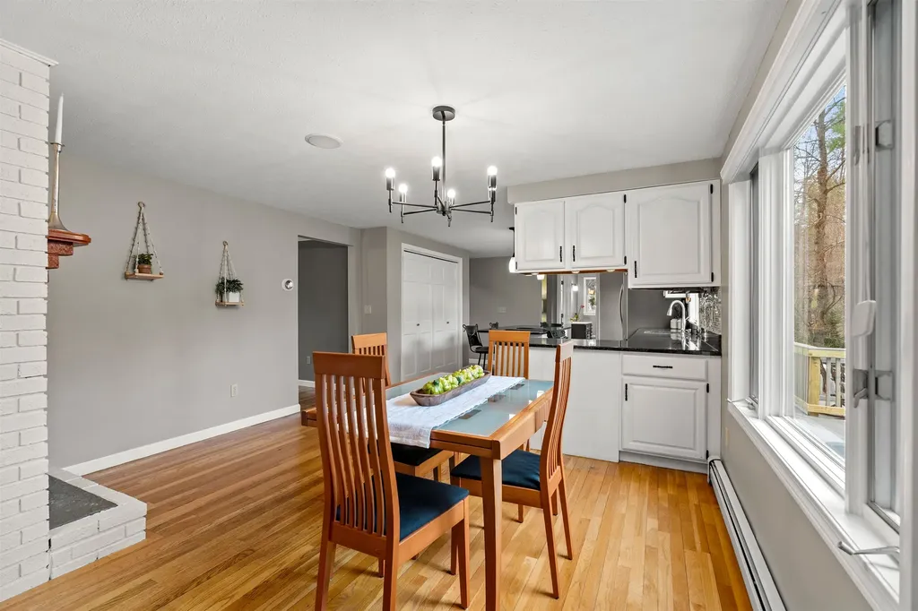 12 Magazine Street Bedford NH 03110