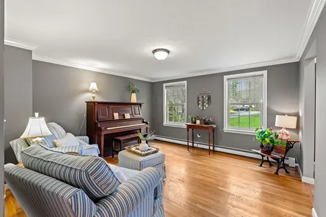 12 Magazine Street Bedford NH 03110