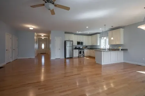 12 Torrey Pines Circle Plaistow NH 03865