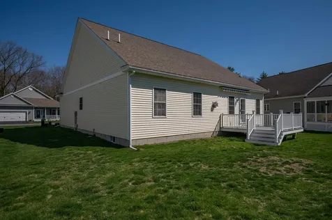 12 Torrey Pines Circle Plaistow NH 03865