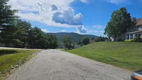 5 Ledgeview Way Plymouth NH 03264