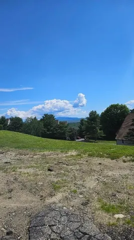 5 Ledgeview Way Plymouth NH 03264