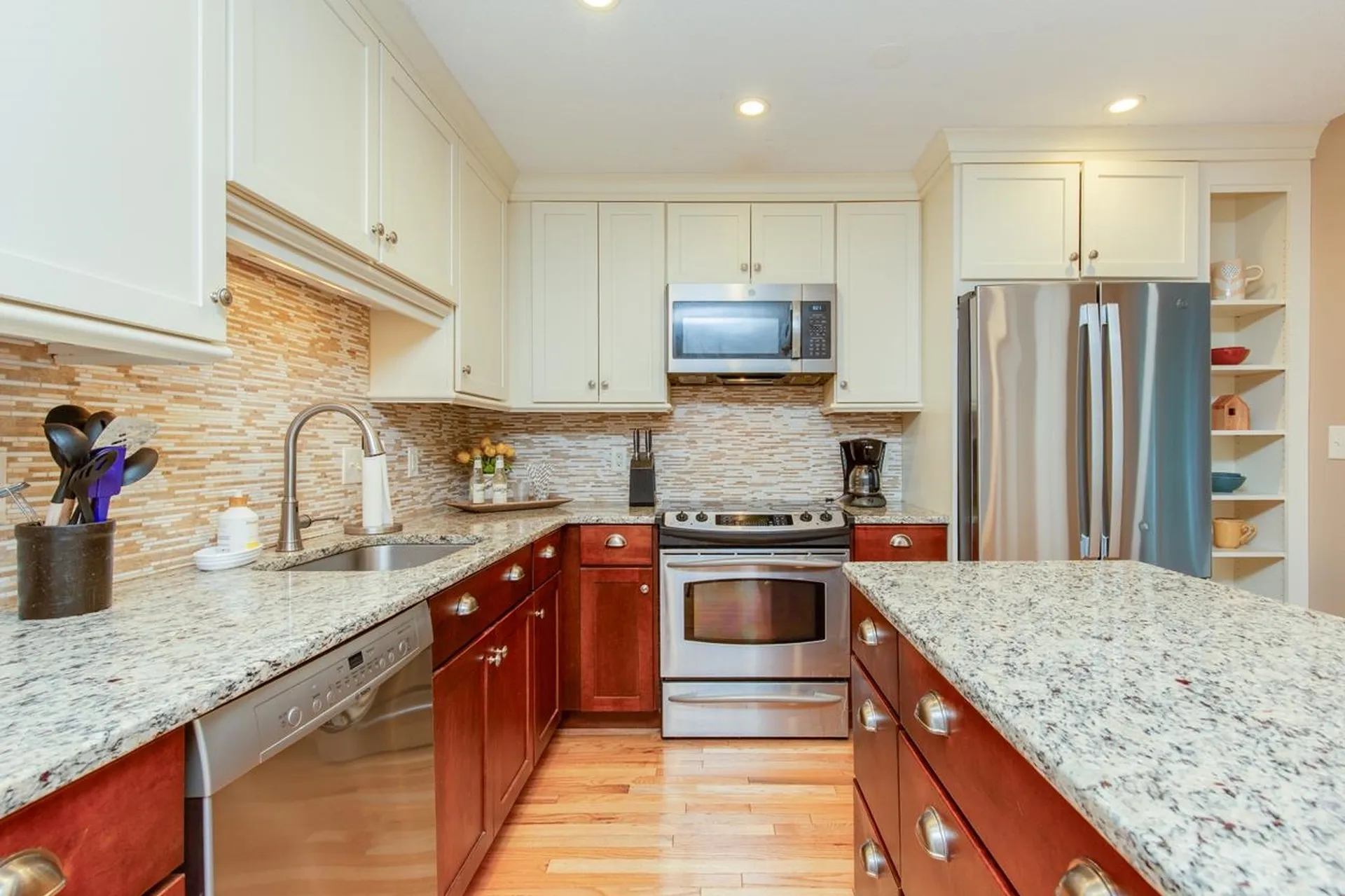 37 Standish Way Amherst NH 03031