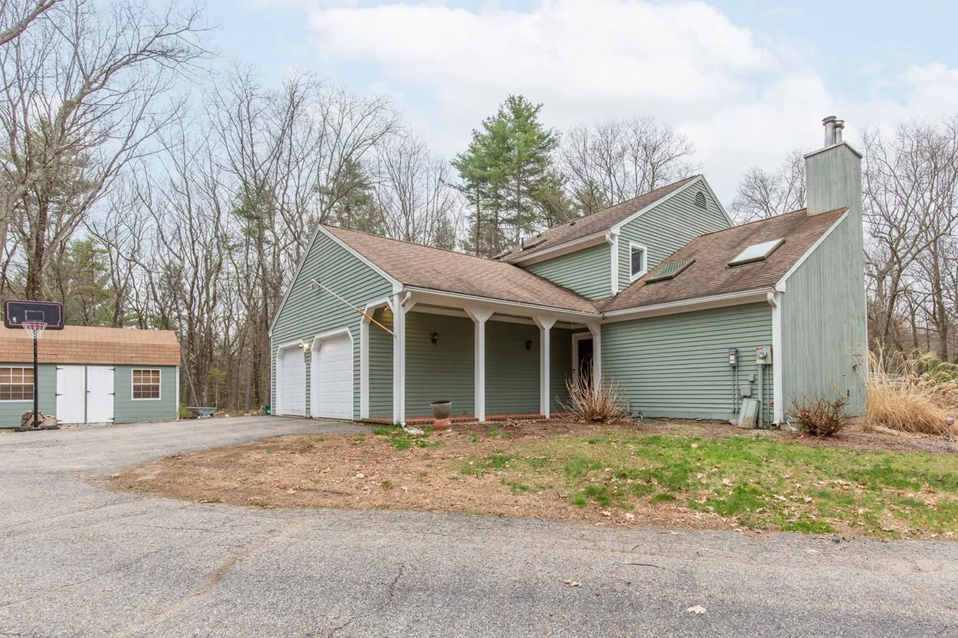 37 Standish Way Amherst NH 03031