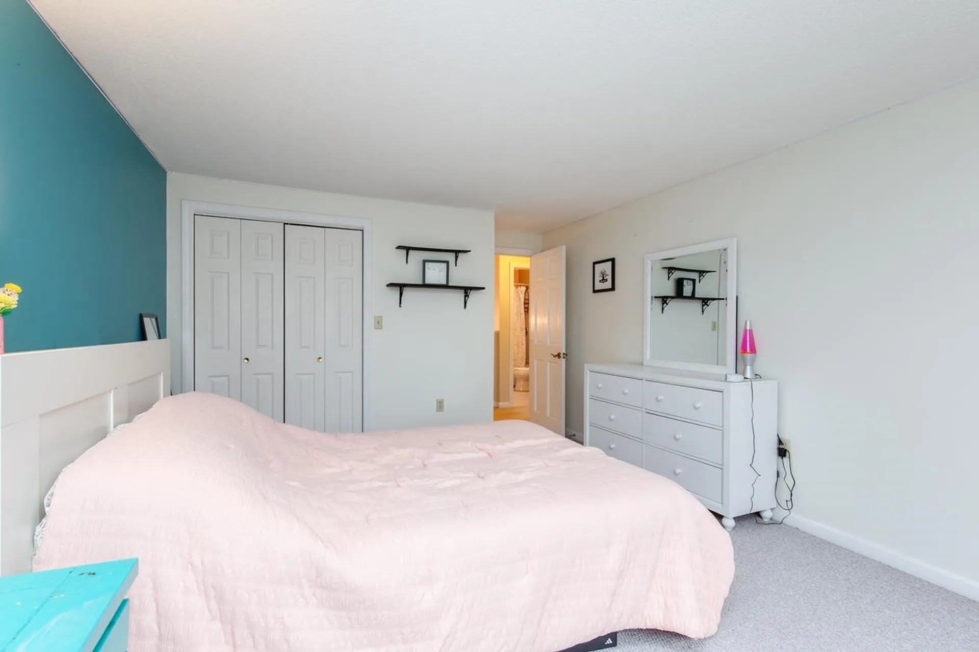 37 Standish Way Amherst NH 03031