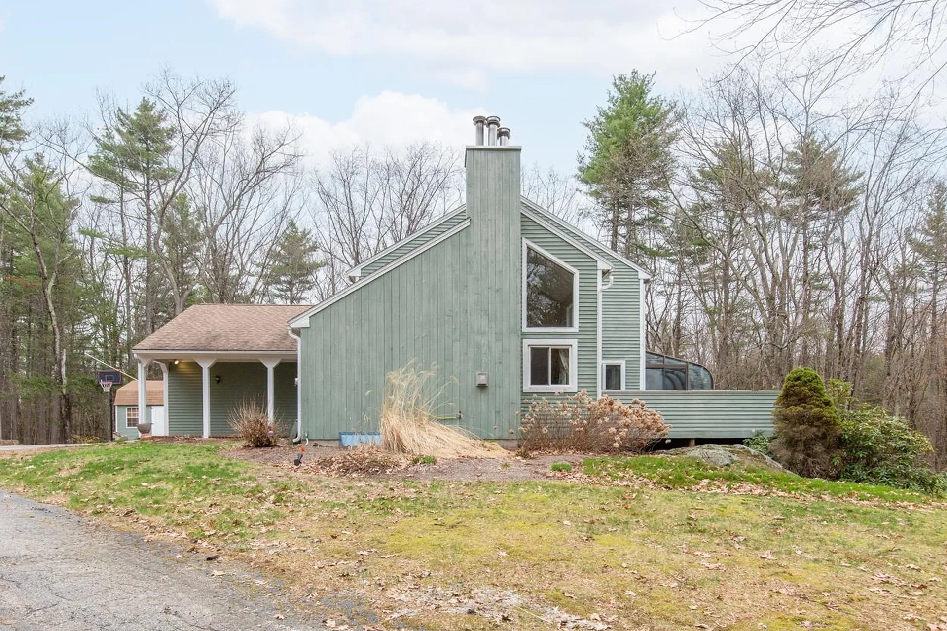 37 Standish Way Amherst NH 03031