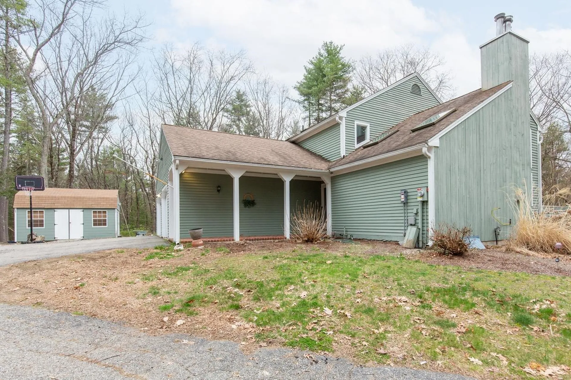 37 Standish Way Amherst NH 03031