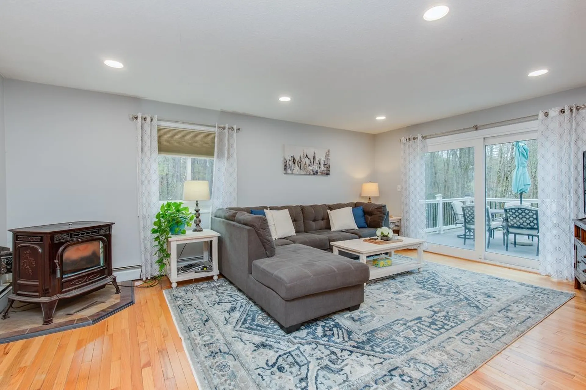 37 Standish Way Amherst NH 03031