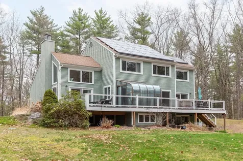 37 Standish Way Amherst NH 03031