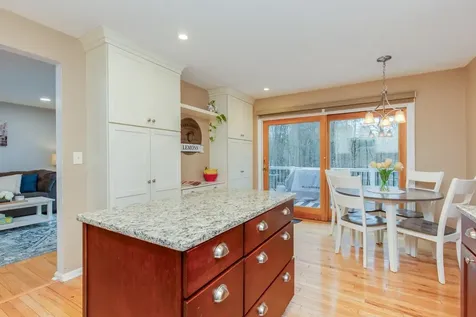 37 Standish Way Amherst NH 03031
