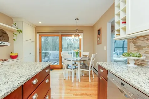 37 Standish Way Amherst NH 03031