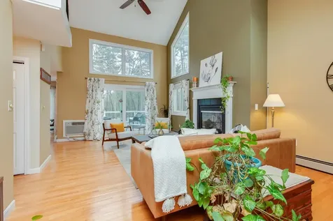 37 Standish Way Amherst NH 03031