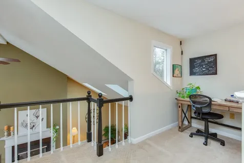 37 Standish Way Amherst NH 03031