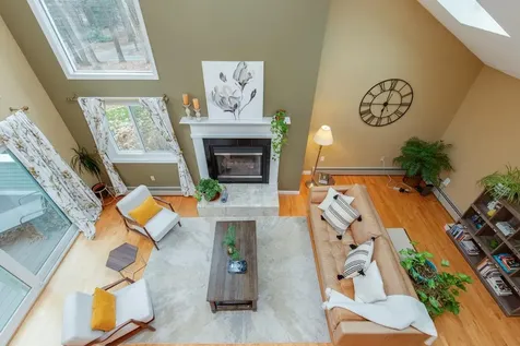 37 Standish Way Amherst NH 03031
