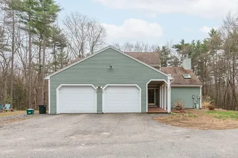 37 Standish Way Amherst NH 03031