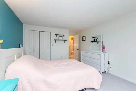 37 Standish Way Amherst NH 03031