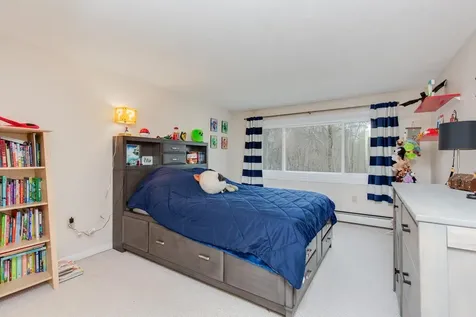 37 Standish Way Amherst NH 03031