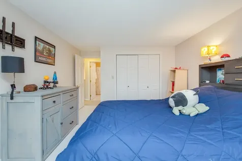 37 Standish Way Amherst NH 03031