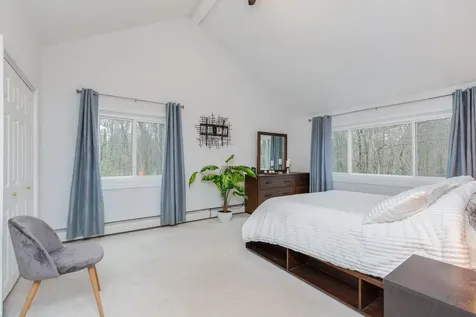 37 Standish Way Amherst NH 03031