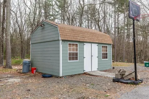 37 Standish Way Amherst NH 03031