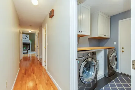 37 Standish Way Amherst NH 03031