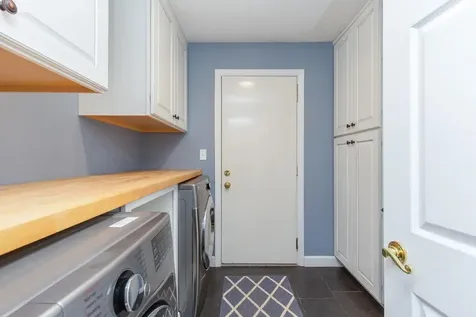 37 Standish Way Amherst NH 03031