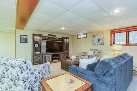37 Standish Way Amherst NH 03031
