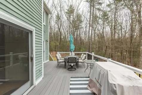 37 Standish Way Amherst NH 03031