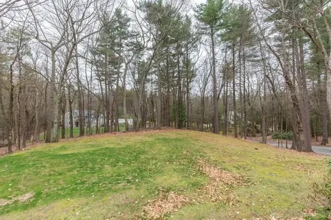 37 Standish Way Amherst NH 03031