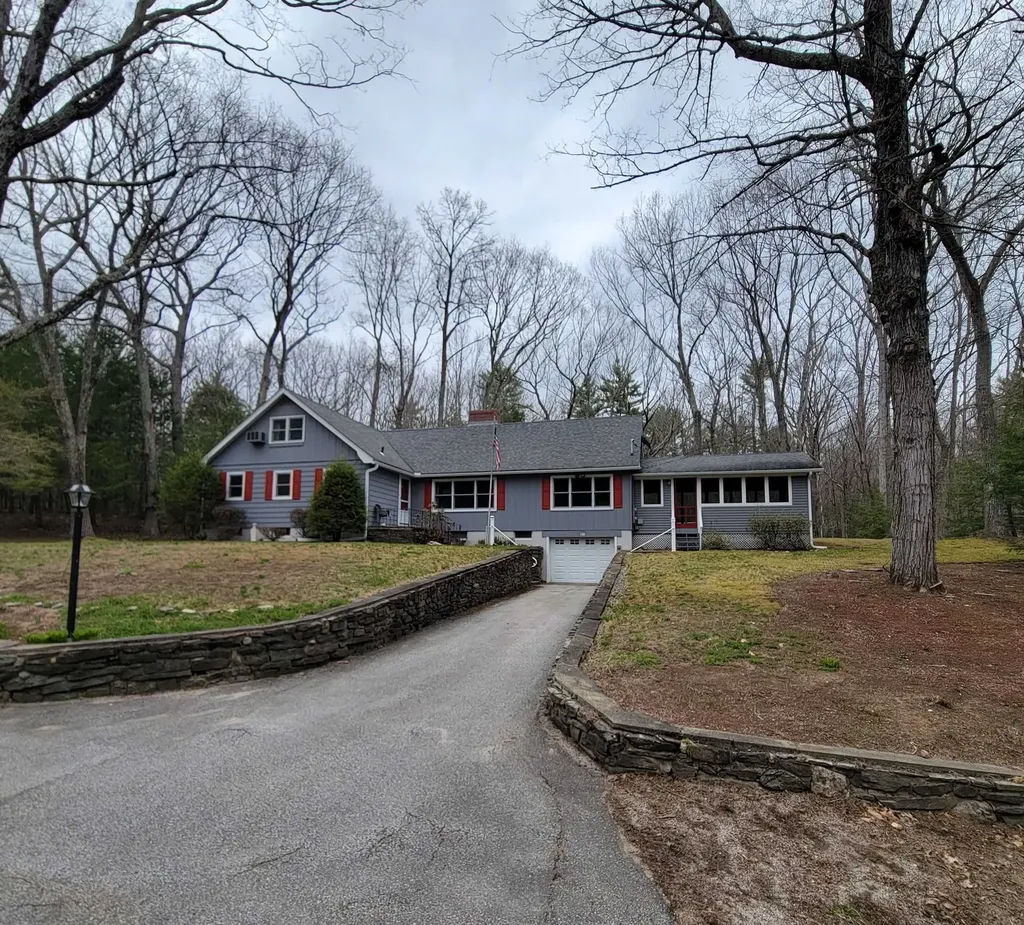 108 Harriman Hill Road Raymond NH 03077