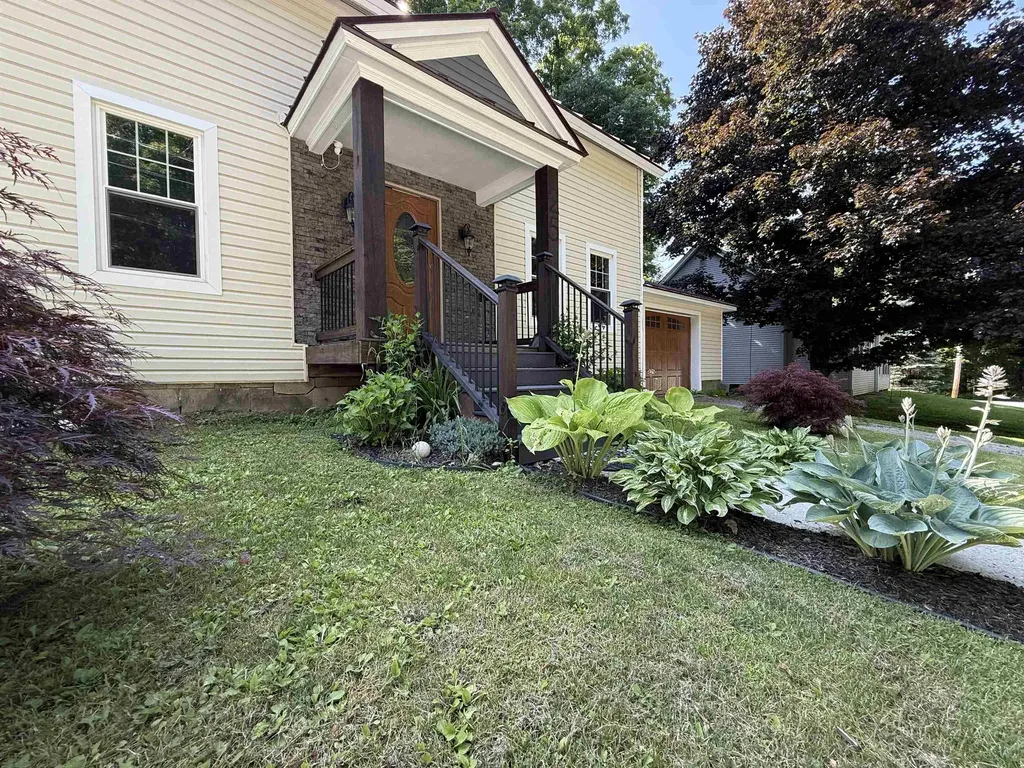 25 Bluff Street Proctor VT 05765-1008